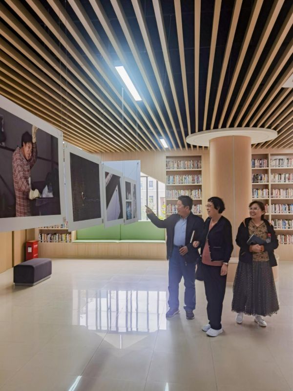 2C221325-25B3-441C-8D1E-B337E28F0502